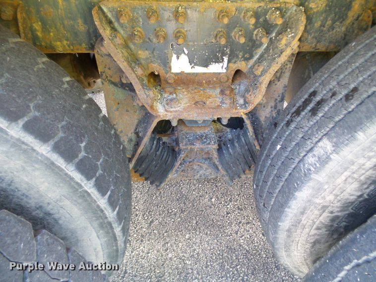 image for item DI0677 2006 International 7400 dump truck