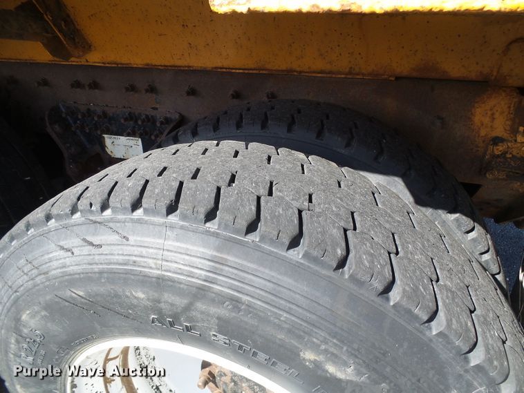 image for item DI0677 2006 International 7400 dump truck