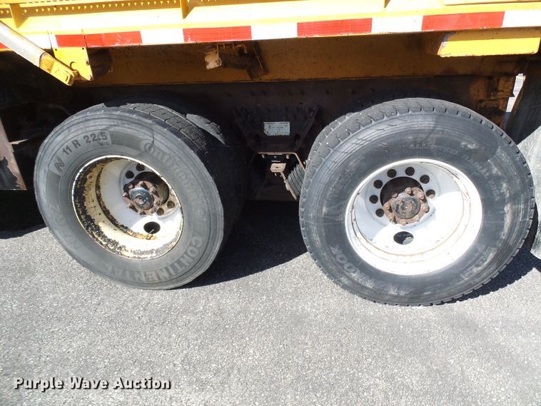 image for item DI0677 2006 International 7400 dump truck