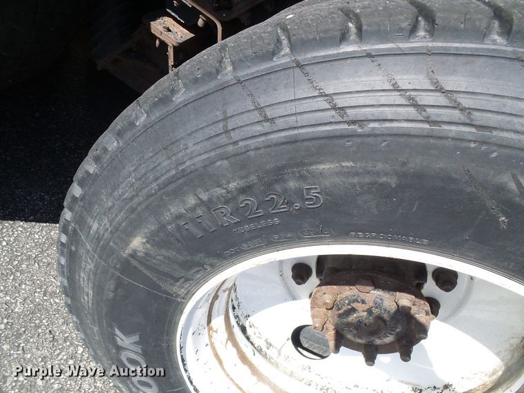 image for item DI0677 2006 International 7400 dump truck