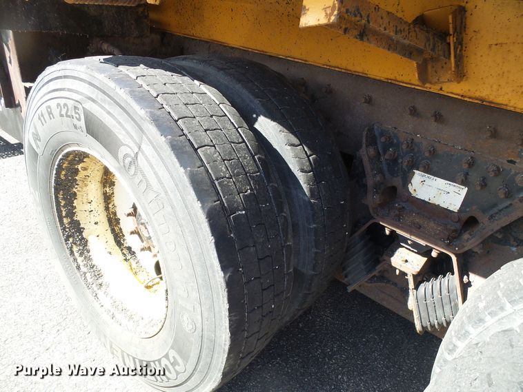 image for item DI0677 2006 International 7400 dump truck