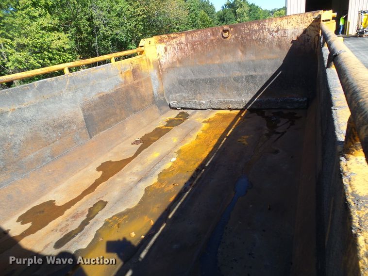 image for item DI0677 2006 International 7400 dump truck