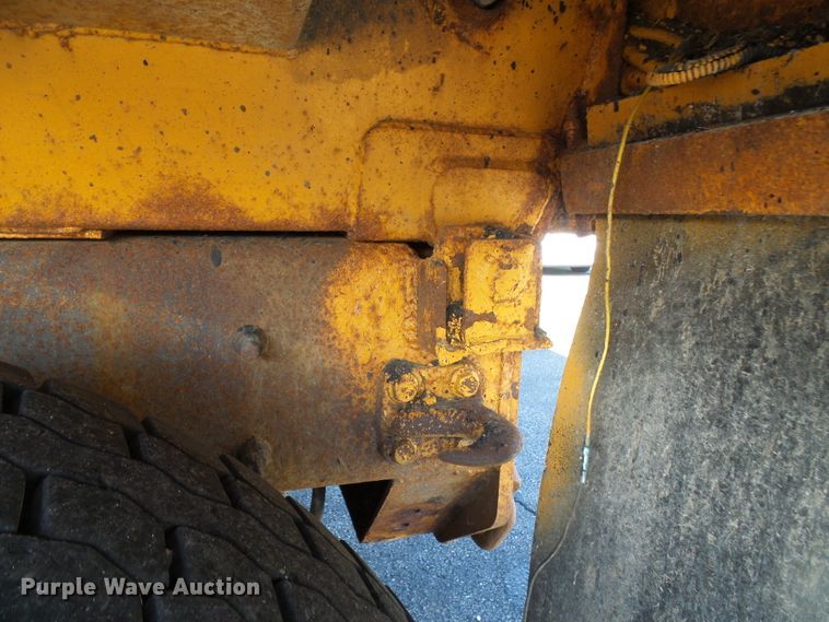 image for item DI0677 2006 International 7400 dump truck