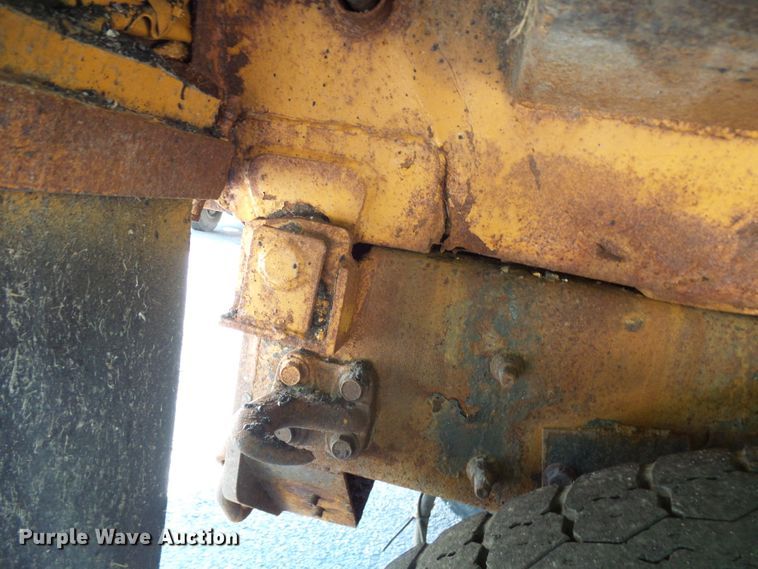 image for item DI0677 2006 International 7400 dump truck