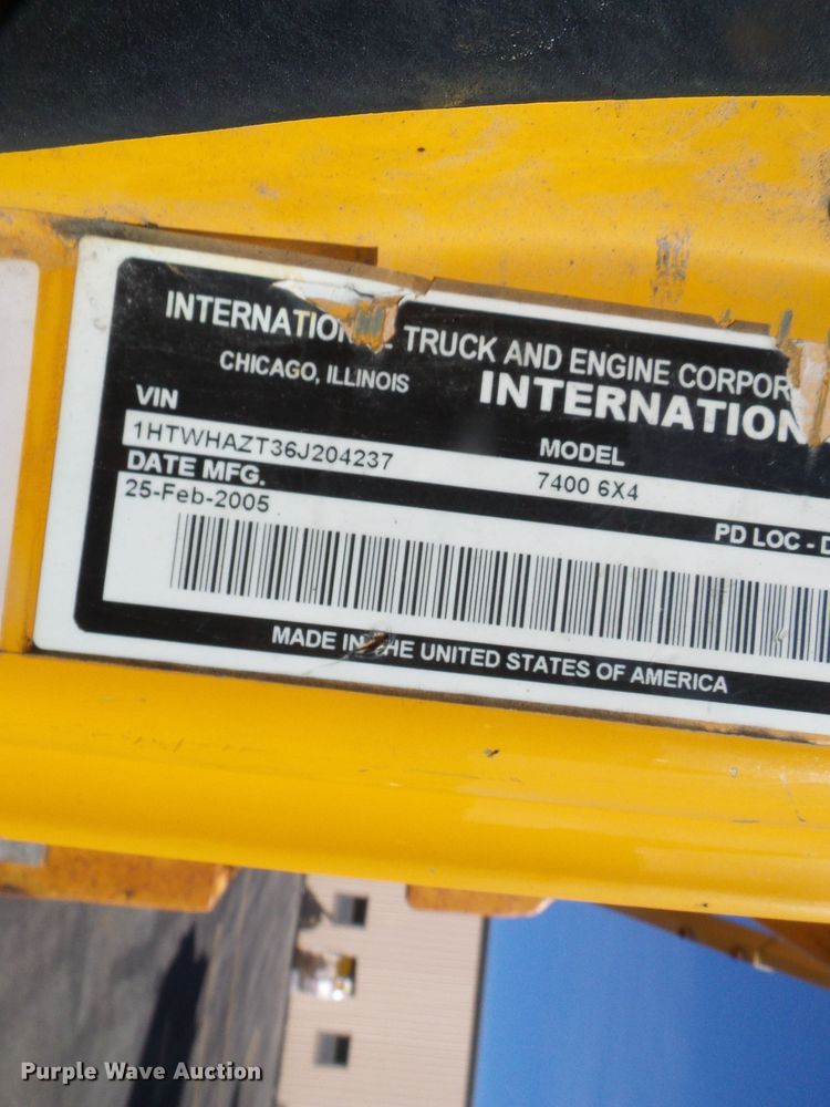 image for item DI0677 2006 International 7400 dump truck