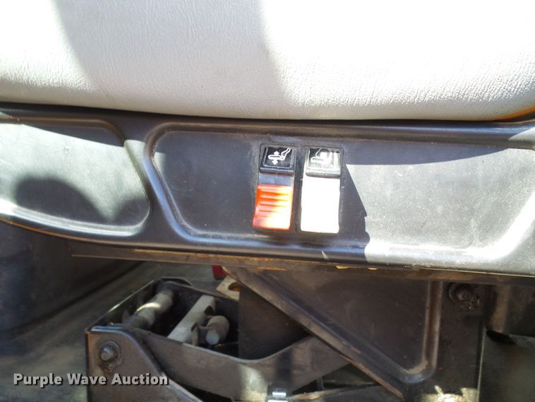 image for item DI0677 2006 International 7400 dump truck