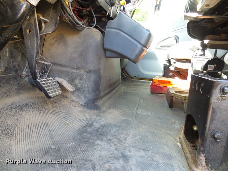 image for item DI0677 2006 International 7400 dump truck