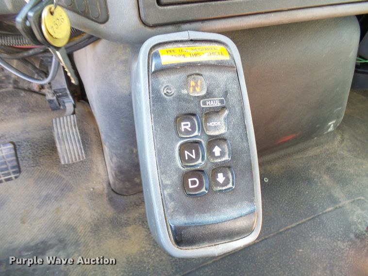 image for item DI0677 2006 International 7400 dump truck