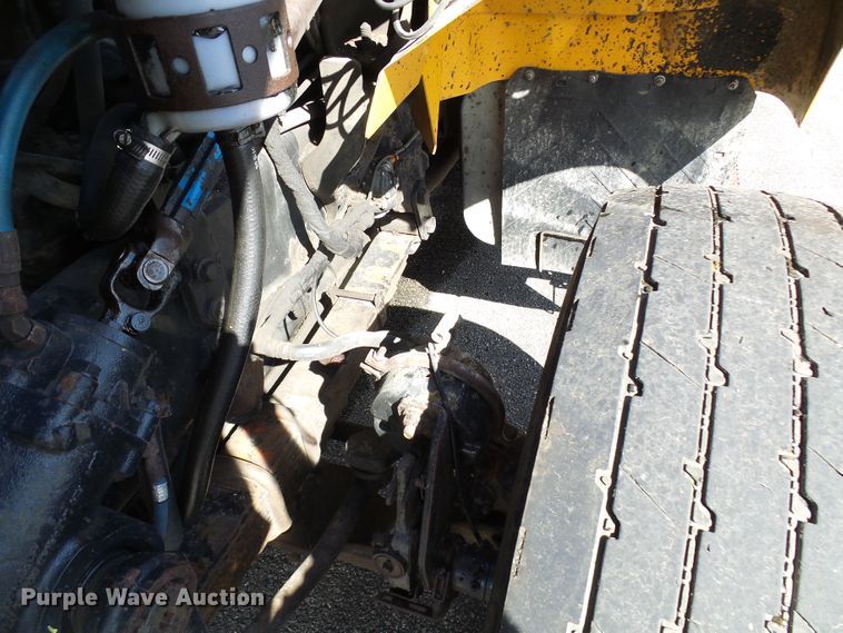 image for item DI0677 2006 International 7400 dump truck