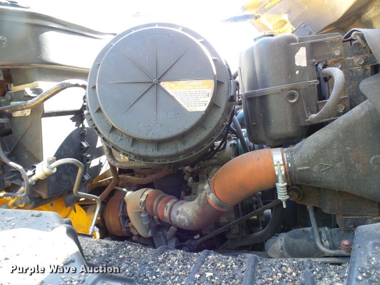 image for item DI0677 2006 International 7400 dump truck