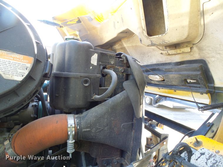 image for item DI0677 2006 International 7400 dump truck