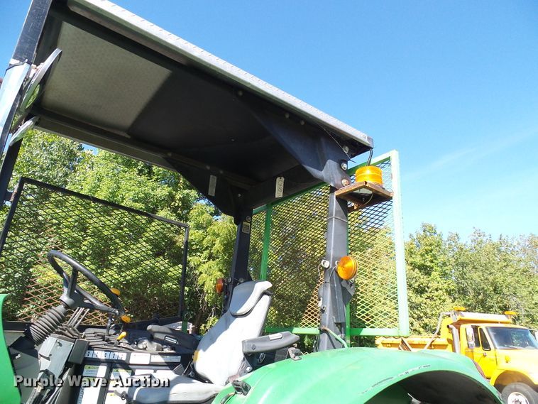 image for item DI0678 2002 John Deere 6420 MFWD tractor