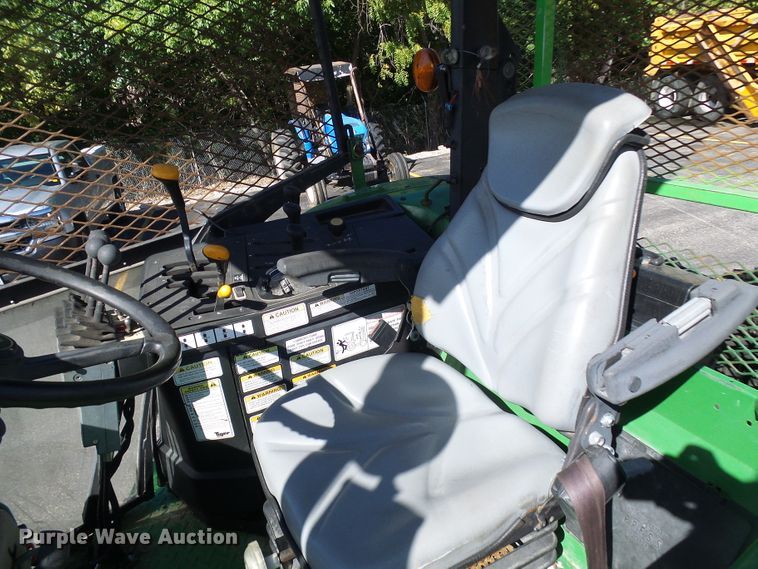 image for item DI0678 2002 John Deere 6420 MFWD tractor