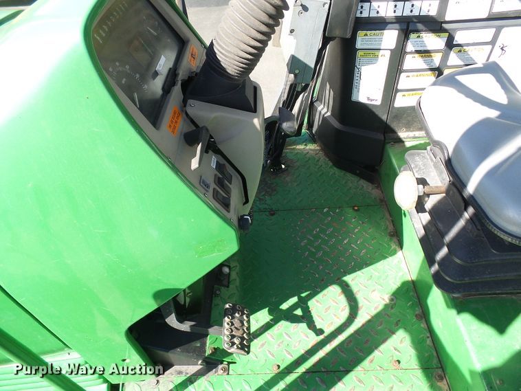 image for item DI0678 2002 John Deere 6420 MFWD tractor