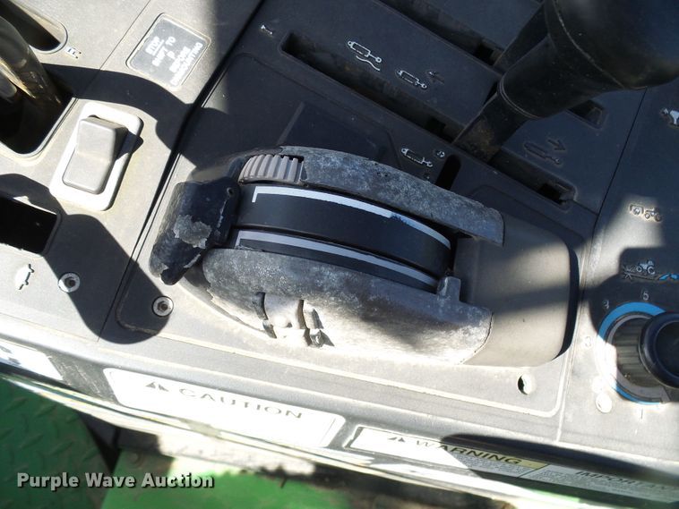 image for item DI0678 2002 John Deere 6420 MFWD tractor