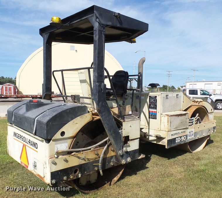 image for item DI0680 Ingersoll Rand DD90 double drum vibratory roller
