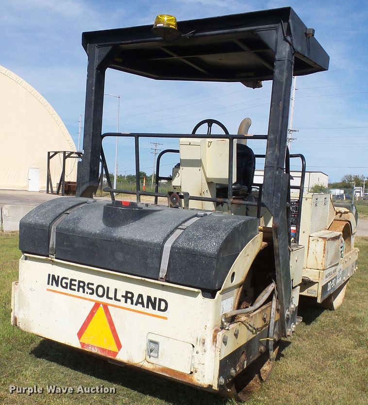 image for item DI0680 Ingersoll Rand DD90 double drum vibratory roller