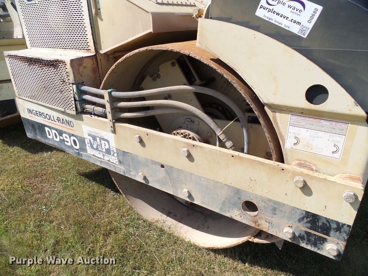 image for item DI0680 Ingersoll Rand DD90 double drum vibratory roller