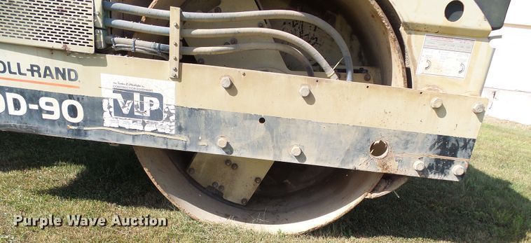 image for item DI0680 Ingersoll Rand DD90 double drum vibratory roller