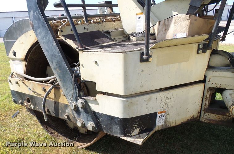 image for item DI0680 Ingersoll Rand DD90 double drum vibratory roller