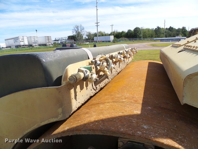 image for item DI0680 Ingersoll Rand DD90 double drum vibratory roller