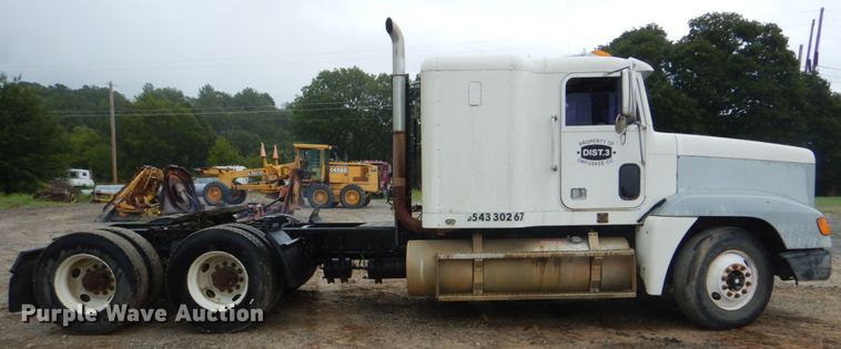 image for item DI2298 1999 Freightliner FLD semi truck