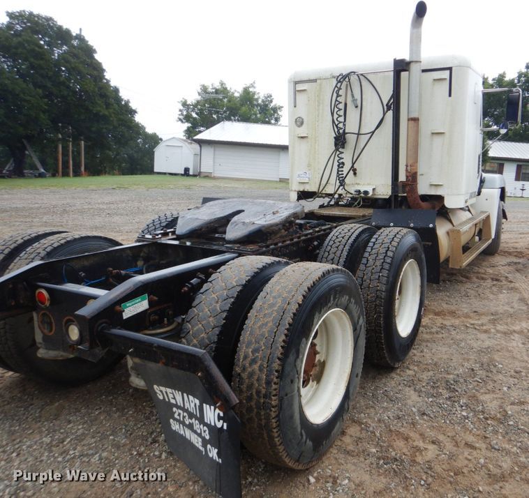 image for item DI2298 1999 Freightliner FLD semi truck
