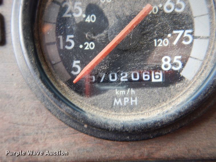 image for item DI2298 1999 Freightliner FLD semi truck