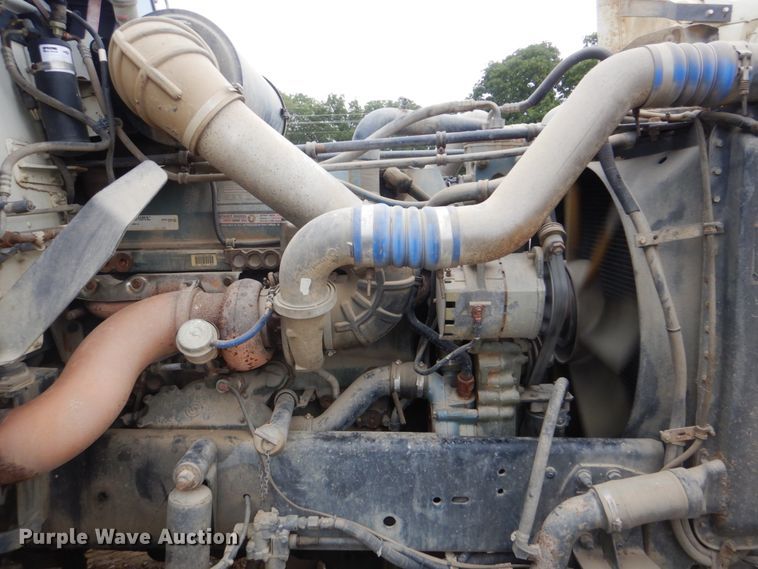 image for item DI2298 1999 Freightliner FLD semi truck