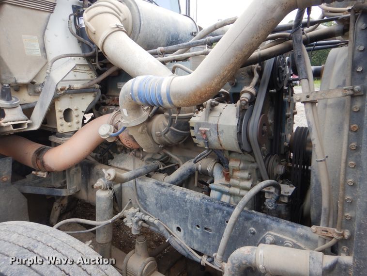 image for item DI2298 1999 Freightliner FLD semi truck