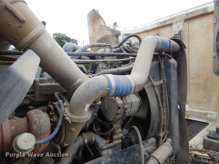 image for item DI2298 1999 Freightliner FLD semi truck