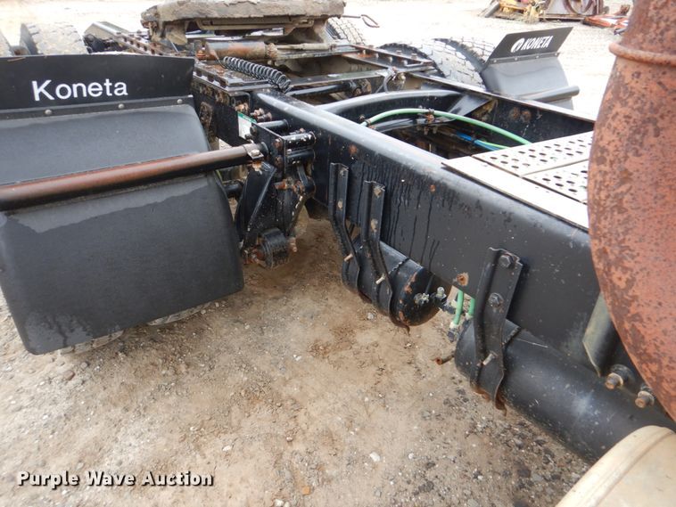 image for item DI2298 1999 Freightliner FLD semi truck