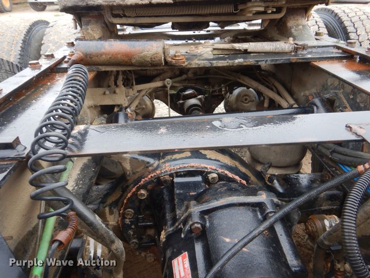 image for item DI2298 1999 Freightliner FLD semi truck