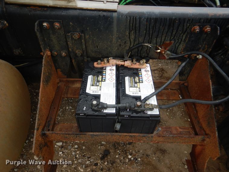 image for item DI2298 1999 Freightliner FLD semi truck