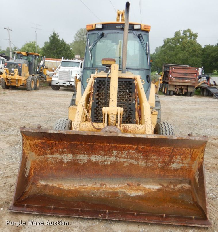 image for item DI2299 1995 John Deere 310D backhoe