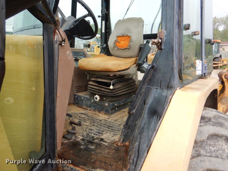 image for item DI2299 1995 John Deere 310D backhoe