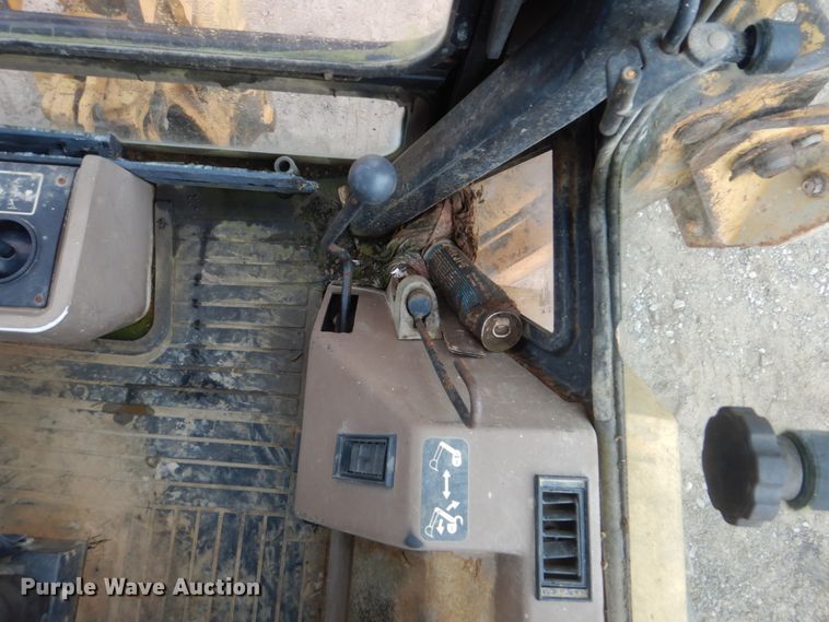 image for item DI2299 1995 John Deere 310D backhoe