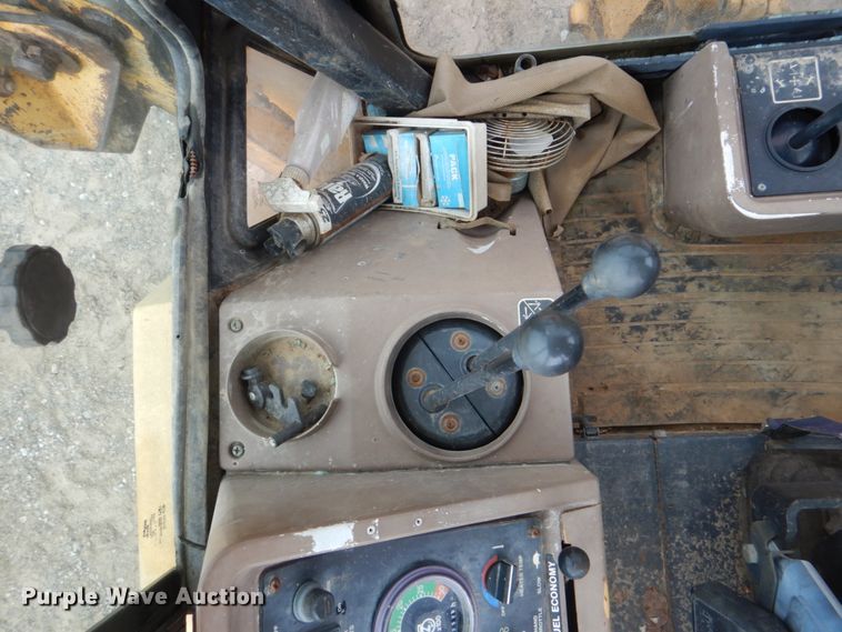 image for item DI2299 1995 John Deere 310D backhoe