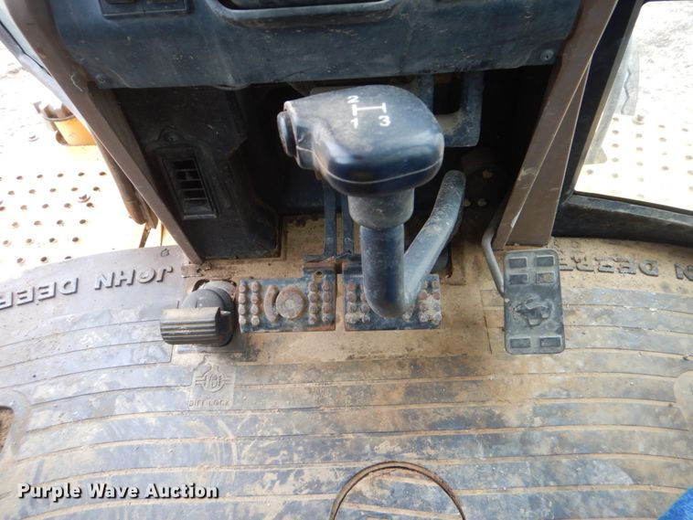 image for item DI2299 1995 John Deere 310D backhoe