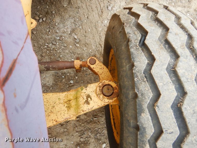 image for item DI2299 1995 John Deere 310D backhoe