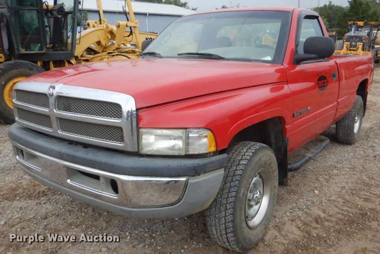image for item DI2301 2001 Dodge Ram 1500 pickup truck