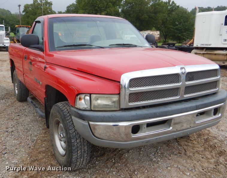 image for item DI2301 2001 Dodge Ram 1500 pickup truck