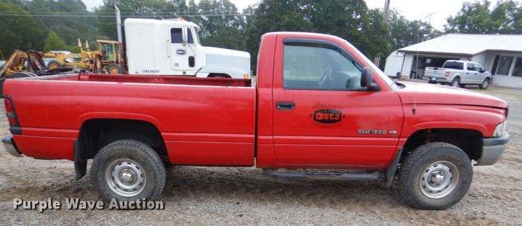 image for item DI2301 2001 Dodge Ram 1500 pickup truck