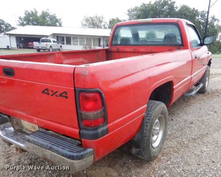 image for item DI2301 2001 Dodge Ram 1500 pickup truck