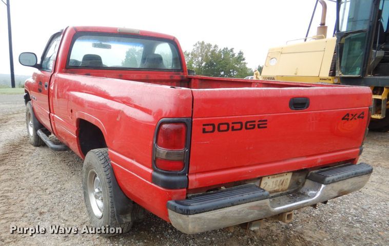 image for item DI2301 2001 Dodge Ram 1500 pickup truck