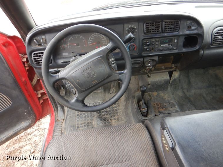 image for item DI2301 2001 Dodge Ram 1500 pickup truck