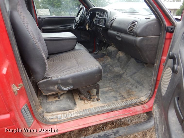 image for item DI2301 2001 Dodge Ram 1500 pickup truck