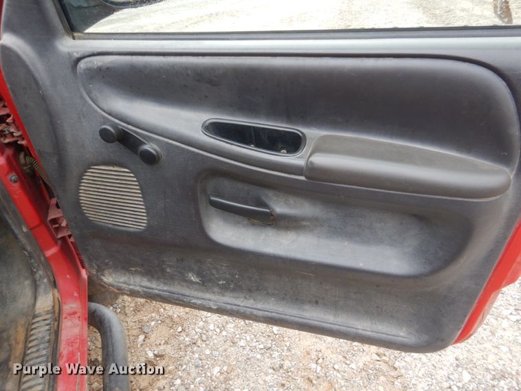 image for item DI2301 2001 Dodge Ram 1500 pickup truck