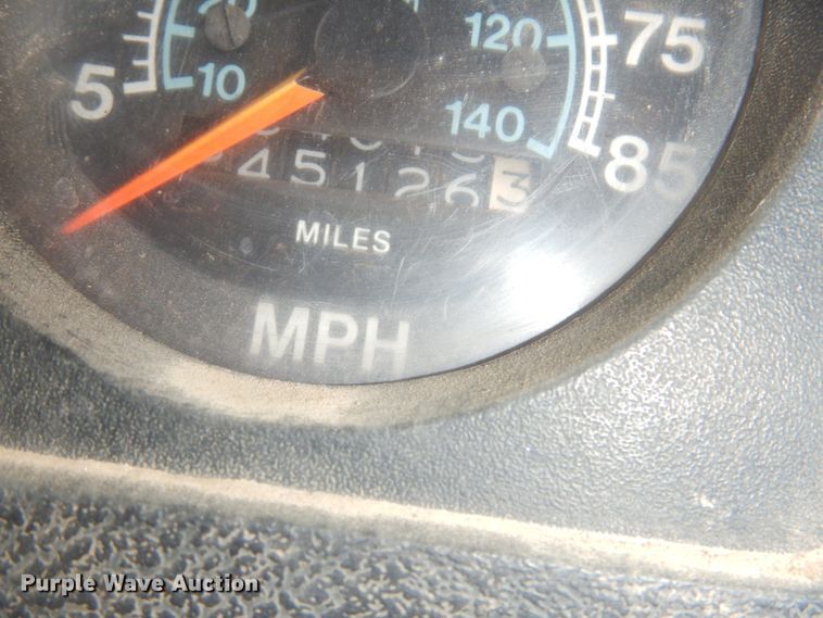 image for item DI2302 1986 International S1900 dump truck