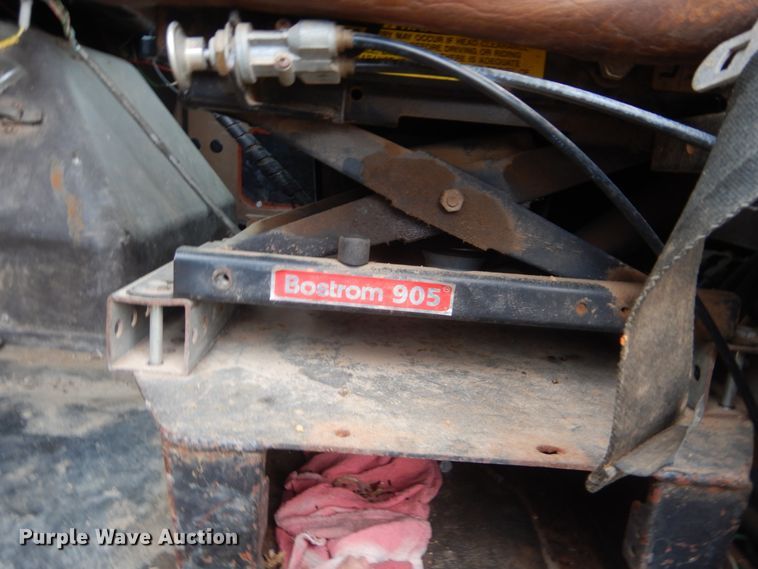 image for item DI2302 1986 International S1900 dump truck